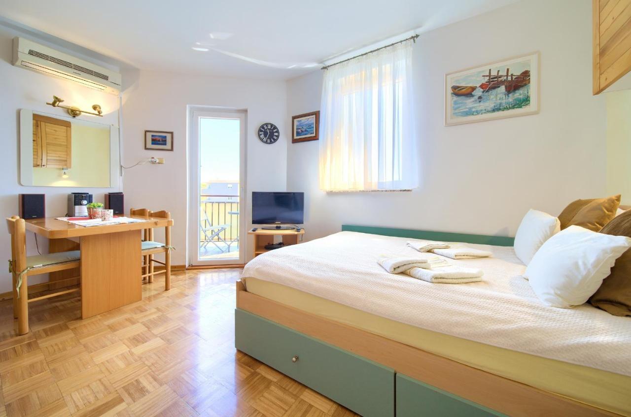 Studio Apartment Vesna Крк Экстерьер фото