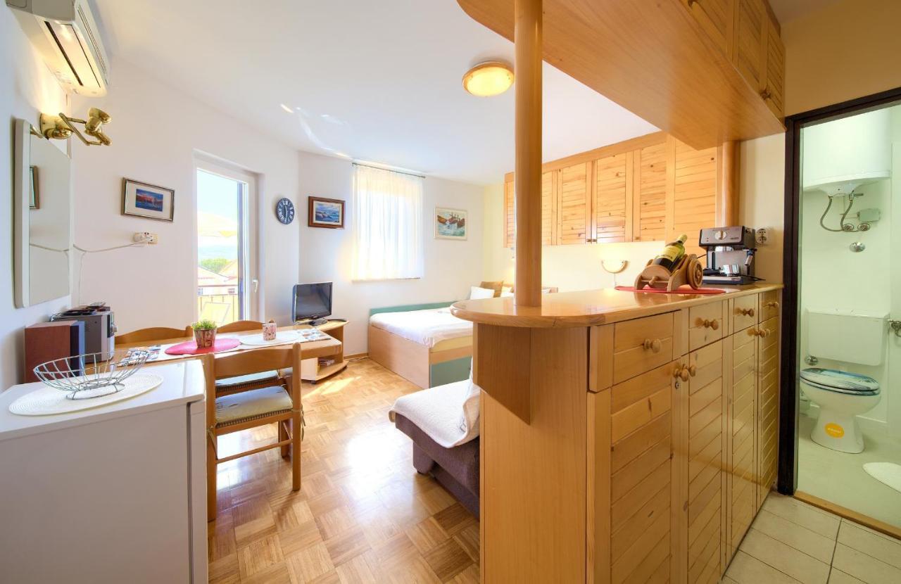 Studio Apartment Vesna Крк Экстерьер фото